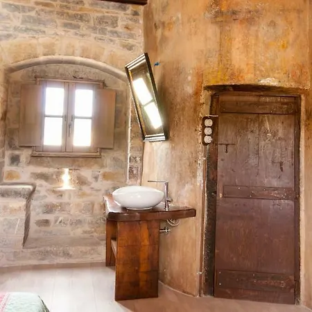 Casa De Alujan *