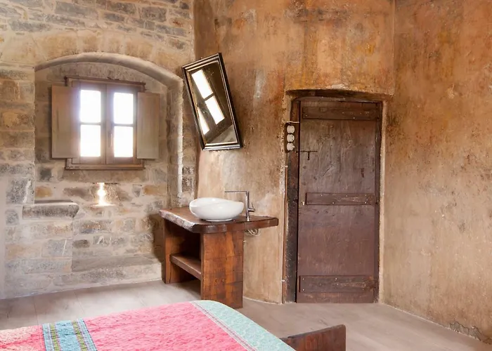 Casa De Alujan Country house *